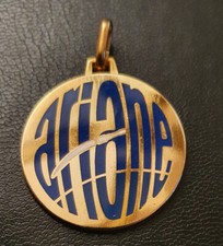 Pendentif médaille dorée d'occasion  Houilles