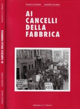 Cancelli della fabbrica. usato  Italia