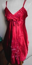 Nuisette etam rouge d'occasion  Rouxmesnil-Bouteilles