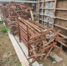 Puntelli croce per usato  Italia
