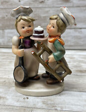 Estatueta Napco "Chefs" AH1G - Segurando bolo -Par de frigideira e escada -Tão fofa, usado comprar usado  Enviando para Brazil