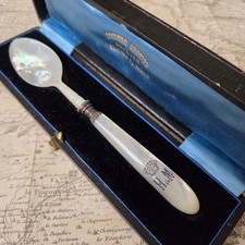 Cuillère nacre couronne d'occasion  Nantes-