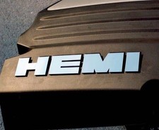 Capa do motor acabamento polido "HEMI" letras 2 peças serve 05-15 Dodge Magnum 5.7L comprar usado  Enviando para Brazil