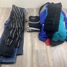 Lote de 25 camisas jeans femininas jaqueta suéter skort revendedor atacado comprar usado Lote de 25 camisas jeans femininas jaqueta suéter skort revendedor atacado comprar usado  Enviando para Brazil