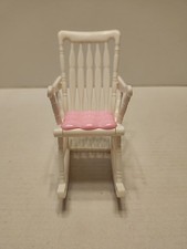 Cadeira de balanço branca Barbie 1997 almofada rosa móveis para casa de bonecas  comprar usado  Enviando para Brazil