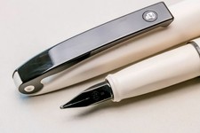 Füllhalter pelikan colani gebraucht kaufen Füllhalter pelikan colani gebraucht kaufen  Schwieberdingen