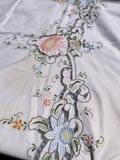 Tablecloth towels embroidered d'occasion  Expédié en Belgium