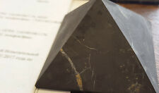 Usado, Schungit Pyramide original aus der ZAZHOGINSKIJ MINE! 3cm bis 20 cm poliert / un comprar usado  Enviando para Brazil