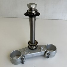 Braçadeira de direção Triumph Tiger 800 XR 2019 inferior tripla árvore jugo T2049768 comprar usado Braçadeira de direção Triumph Tiger 800 XR 2019 inferior tripla árvore jugo T2049768 comprar usado  Enviando para Brazil