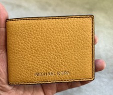 Porta-Cartão de Identidade Compacto Michael Kors Cooper Couro Amarelo Mostarda Novo sem etiquetas comprar usado  Enviando para Brazil