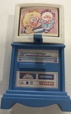 VINTAGE 1993 FISHER PRICE DOLLHOUSE TV TELEVISION ENTERTAINMENT CENTER 3 CHANNEL, używany na sprzedaż  Wysyłka do Poland