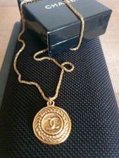 Collier chanel pendentif d'occasion  La Grande-Verrière