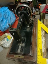 Vecchia macchina cucire usato  Italia