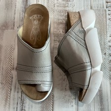 Fly london sive for sale  Royse City