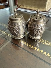 Saleiro aberto antigo Repousse prata esterlina 1891 Birmingham, Inglaterra X2, usado comprar usado  Enviando para Brazil