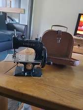 Singer sewing machine for sale  ABERTILLERY