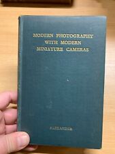 1934 "MODERN PHOTOGRAPHY WITH MODERN MINIATURE CAMERAS" SMALL HARDBACK BOOK (P2) comprar usado  Enviando para Brazil