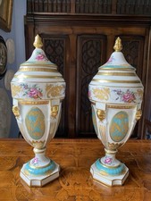 PAR DE JARRÓN URNA BALAUSTRE PORCELANA DORADA PINTADO A MANO FRANCÉS ESTILO SEVRES segunda mano  Embacar hacia Mexico