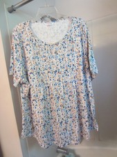 Nwot women short for sale  Dickinson