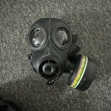Fm12 gas mask for sale  PWLLHELI