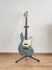 Baixo de jazz profissional americano Fender comprar usado Baixo de jazz profissional americano Fender comprar usado  Enviando para Brazil