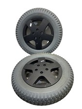 Par de pneus e rodas Invacare TDX SP 3.00-8 preenchidos com enchimento sólido degraus muito bons comprar usado  Enviando para Brazil