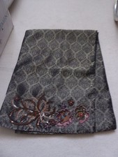 Foulard long soyeux d'occasion  Mantes-la-Jolie