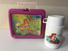 Lancheira de plástico vintage Disney A Pequena Sereia anos 90 Ariel rosa com garrafa térmica, usado comprar usado  Enviando para Brazil