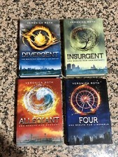 Saga divergent usato  Ricadi