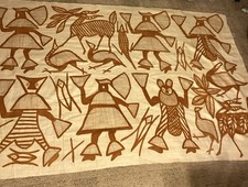 Pano Korhogo pintado, tecido e costurado à mão exclusivo pelo Senofo People 74” X 48” comprar usado  Enviando para Brazil