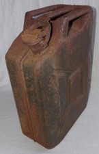 Jerrycan daté 1945 d'occasion  Isigny-sur-Mer