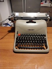 Macchina scrivere olivetti usato  Firenze