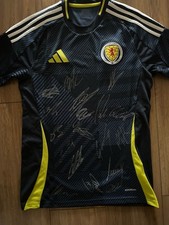 Genuine squad signed for sale  GLASGOW