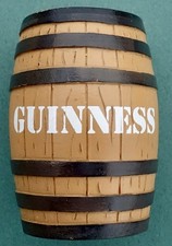 Ímã de geladeira lembrança Irlanda barril de cerveja Guinness comprar usado  Enviando para Brazil