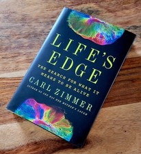 Life's Edge: The Search for What It Means to Be Alive, Carl Zimmer, 1st Printing, usado comprar usado  Enviando para Brazil