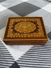 Vintage Lador Italiano Mini Caixa de Música Casa de Madeira/Caixa de Bugigangas “Dr Zivago” comprar usado  Enviando para Brazil