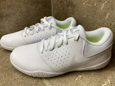Tênis de torcida Nike Girls Cheer Sideline IV 943789-100 branco tamanho 2Y, usado comprar usado  Enviando para Brazil