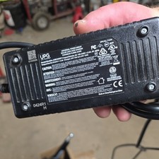 Carregador de bateria automático UPG avançado 3 estágios modo interruptor 24V 2A 71639 comprar usado  Enviando para Brazil