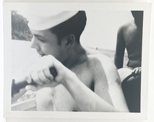 1940s Antigo Instantâneo Shirtles Homem Marinheiro Marinha Closeup Barco a Remo Gay Int Foto comprar usado  Enviando para Brazil