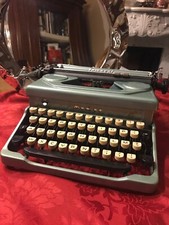 Macchina scrivere vintage usato  Fiorano Modenese