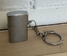 Usado, Chaveiro vintage mini isqueiro tom prata isqueiro Japão chaveiro flip top  comprar usado  Enviando para Brazil