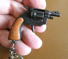 Ancien porte cle d'occasion  Jœuf