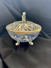 Capodimonte bonbonnière sign� d'occasion  Bordeaux-