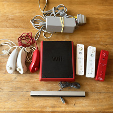 Nintendo Wii Mini Console Rossa + 3 wiimote + 3 nunchuk OTTIMA E FUNZIONANTE comprar usado  Enviando para Brazil