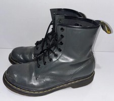Grey doc martens d'occasion  Expédié en Belgium