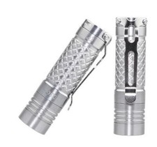 Eagletac d3c clicky usato  Spedire a Italy