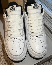 Air white white d'occasion  Expédié en Belgium