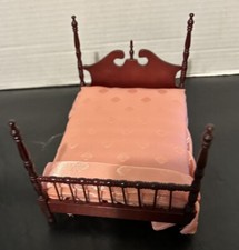 Casa de bonecas mogno 4 pôsteres cama com colcha babado poeira 1:12, usado comprar usado  Enviando para Brazil