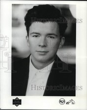 1989 Press Photo músico Rick Astley - pip15713 comprar usado  Enviando para Brazil