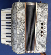 Jouets enfant accordeon d'occasion  Mollégès